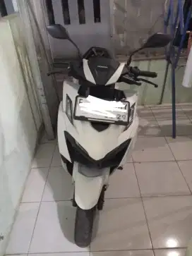 Vario 160 Putih