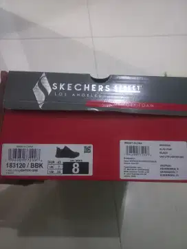 Sepatu skechers