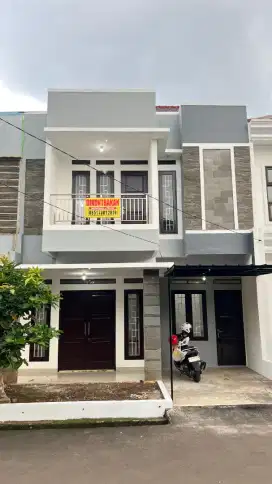 Rumah 2 Lantai Disewakan