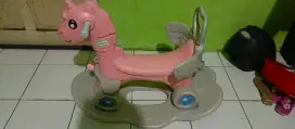 Mainan kuda kudaan untuk anak bayi