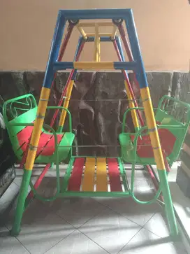Ayunan besi anak TK