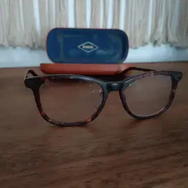 Frame Kacamata Wanita Fossil