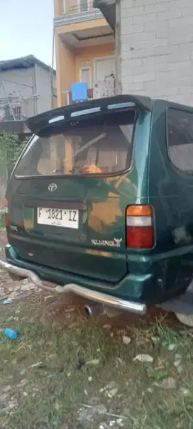 Juwal mobil kijang kapsul