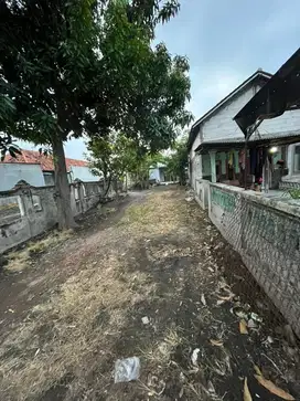 Di jual rumah dan tanah