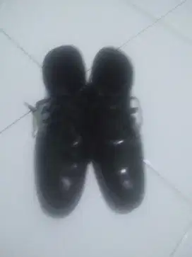 Jual sepatu satpam ukuran 43