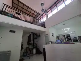 Dijual Rumah Bagus Tingkat 1,5 Lantai Siap Pakai Di Graha Padma, Smrng