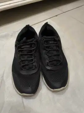Sepatu Skechers