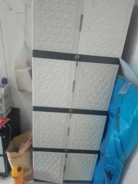Punya lemari baju ada 2 yg 1 4 tingkat 1 2 tingkat