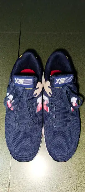 New Balance X90