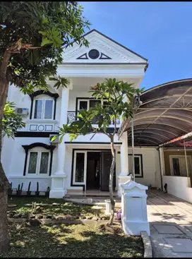 Disewakan Rumah Luas Uk. 10x18m Di Laguna Regency, Pakuwon City