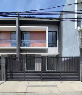Kutisari Indah‼️Jual Rumah baru Dekat Ubaya,UK.petra