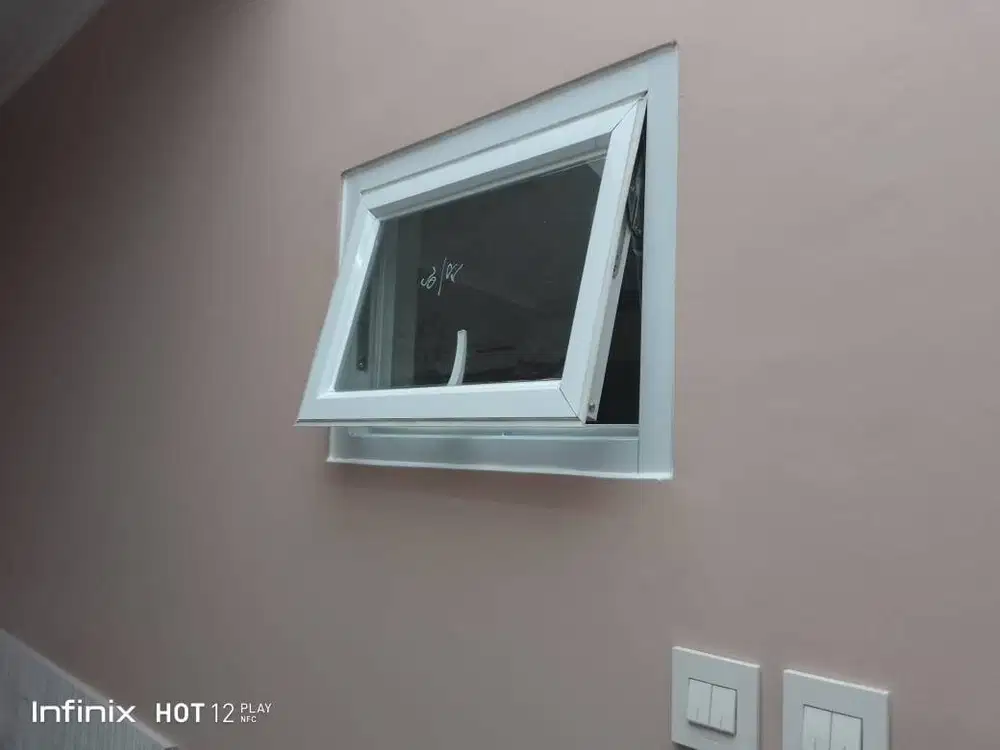 TUKANG PINTU ALUMINIUM & KACA