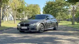 LOW KM!! 2018 BMW 330i F30