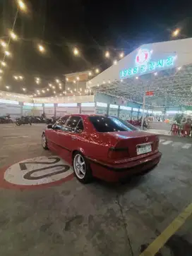 BMW 320i 1995 Bensin