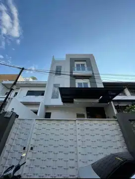 RUMAH & LOKASI BAGUS DI BANDENGAN DEKET KE TELUK GONG & JELAMBAR