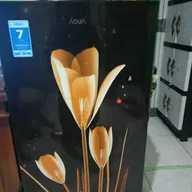 Merek Aqua,kulkas lampu nyala tapi tidak dingin ,umur kurleb 5tahun