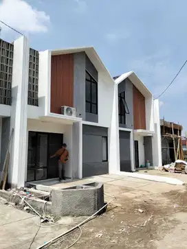 Siap huni rumah 2 lantai DP 10jt all in