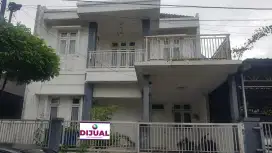 Harga murah, Rumah 2Lantai dalam Komplek Elite di Kemang Pratama 3
