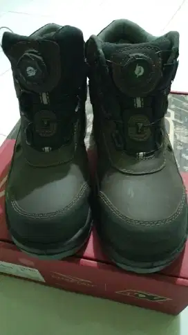 SALES !!! SAFETY SHOES CHEETAH JUBATUS 6112 C