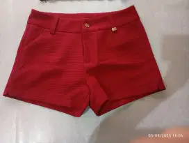 Celana pendek santai