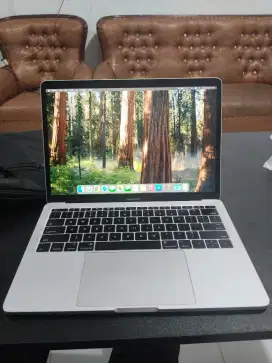 Jual MacBook pro retina core i7 (16/512)
