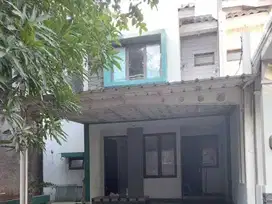 Rumah 2 Lantai di Legenda Wisata Dekat Gerbang Tol Nagrak J-20356