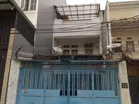 Rumah Dijual di Jalan Keutamaan Dalam Dekat Grand Paragon Mall J-19734
