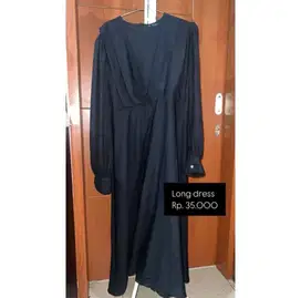 Dress hitam panjang wanita