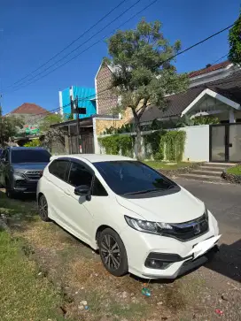 Honda Jazz RS 2020 Matic km 30000 tangan pertama