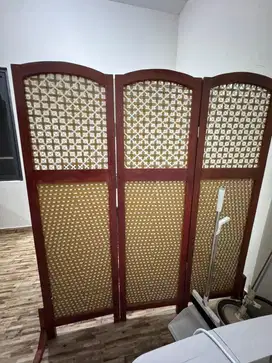 Partisi Lipat 3 Pintu – Kondisi Bagus, Baru Pakai 3 Bulan
