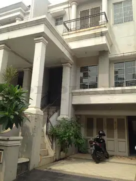 DIJUAL RUMAH GADING GRANDE KELAPA GADING UKU 6X15 CLUSTER 3 LANTAI HRG
