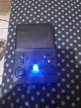 Game consule R36s