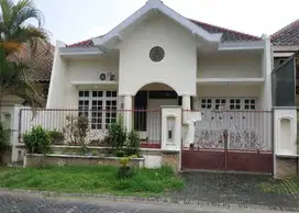 Dijual Rumah Terawat di Telaga Golf Araya Malang