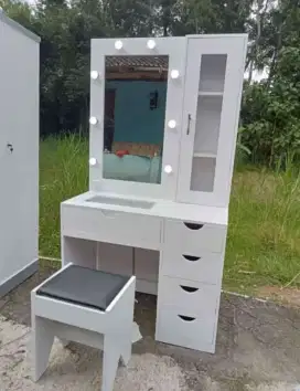 Meja Rias murah dan berkualitas