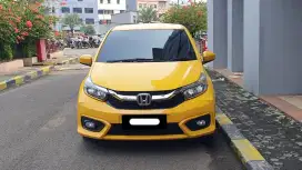 Km30rb honda brio e cvt matic 2021 kuning cash kredit proses bisa