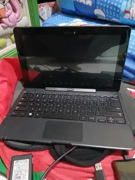 Samsung ATIV Tab 7 atau ATIV Smart PC Pro dengan kode model XE700T1C