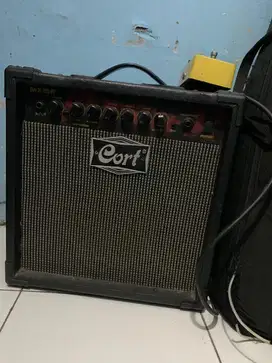 AMPLI GITAR CORT
