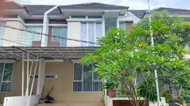 Rumah 2 Lt Siap Huni 15 Mnt ke Gerbang Tol Bogor 2 Hadap Utara J-22742