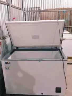 Freezer box 300L