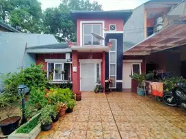 Dijual Rumah Strategis Dekat Stasiun LRT Taman Mini Harga Nego J-17508