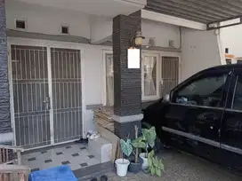 Dijual Rumah Strategis di Harapan Indah cluster Taman Sari J-19952