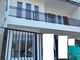Jual Rumah di Nusa Loka Dekat Pasar Modern BSD City Siap Huni J-21057