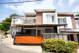 Rumah Hook 2 Lt di Cibinong 13 Menit ke Stasiun SHM Harga Nego J-14654