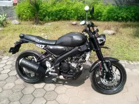 Yamaha XSR 2022 Hitam