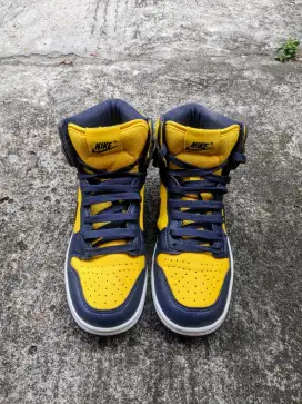 Sepatu Nike yellow size 37,5