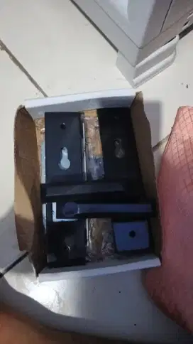 Gagang Pintu hitam