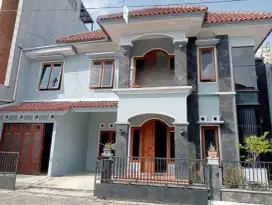 Disewakan rumah 2 lantai istimewa dekat Kampus UGM