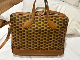 BALLY TAS KERJA