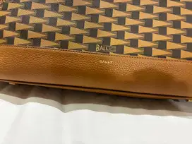 BALLY TAS KERJA