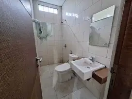 JUAL SEWA RUMAH 2 LANTAI ADA BASEMENT DI CIPAKU KOMPLEK KULDESAK